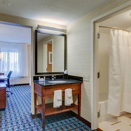 Fairfield Inn By Marriott Amesbury Esterno foto