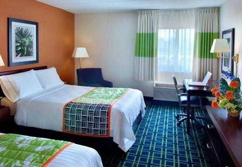 Fairfield Inn By Marriott Amesbury Esterno foto
